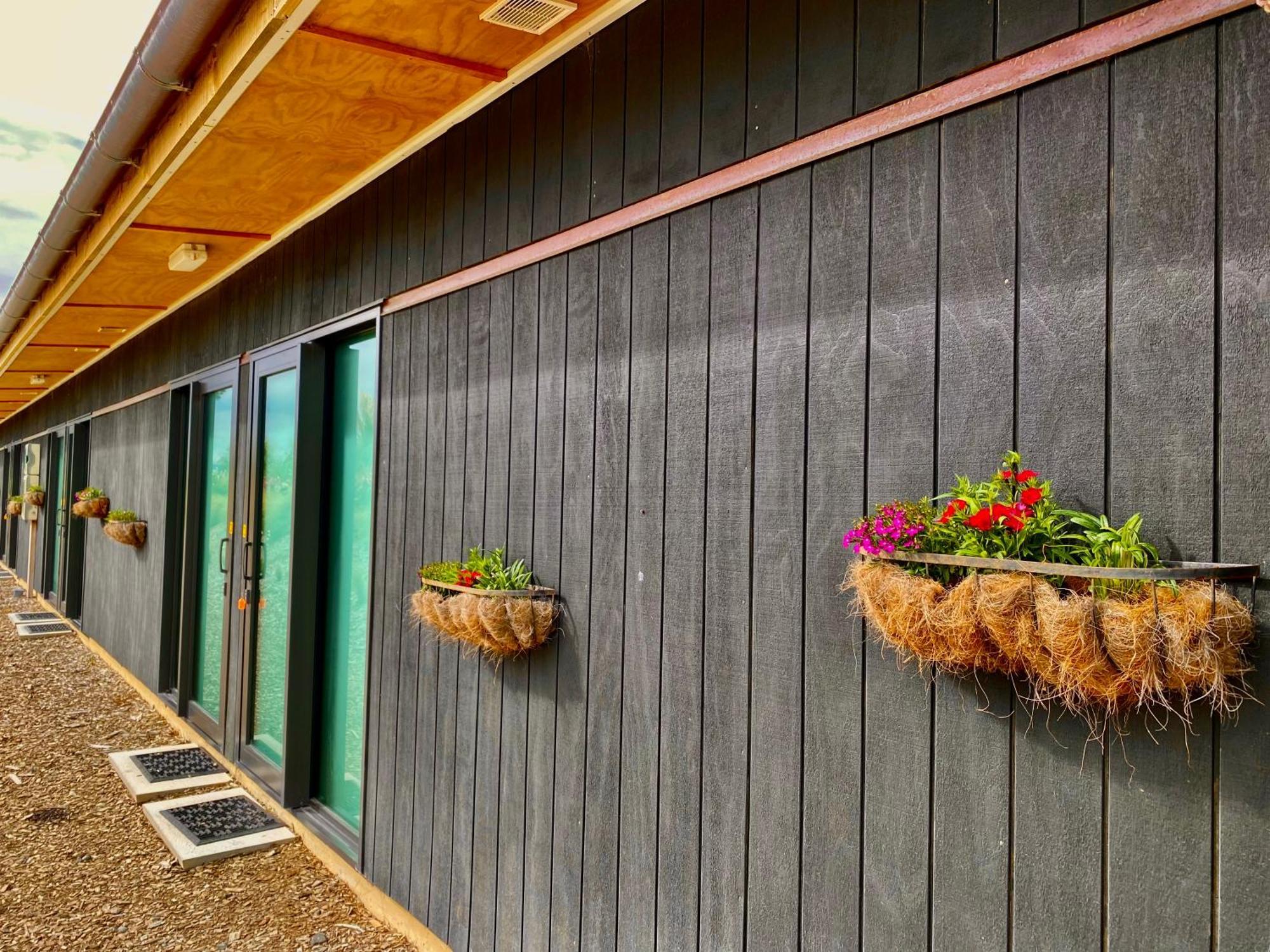 “The Cliffs” Humpridge View Motels Tuatapere Exterior foto